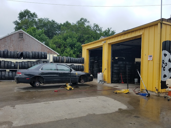 El Guero Tire Shop