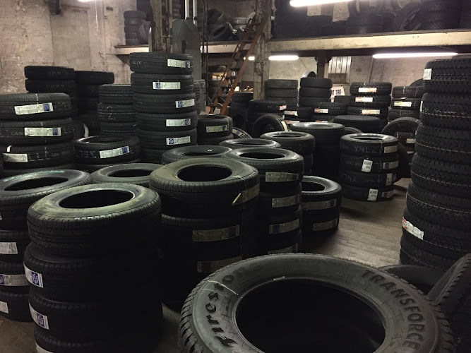 Lockhart Tire